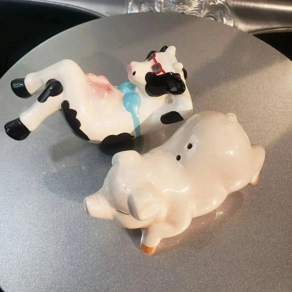 Cow and Pig Salt and Pepper Shakers - Picture 2 of 3